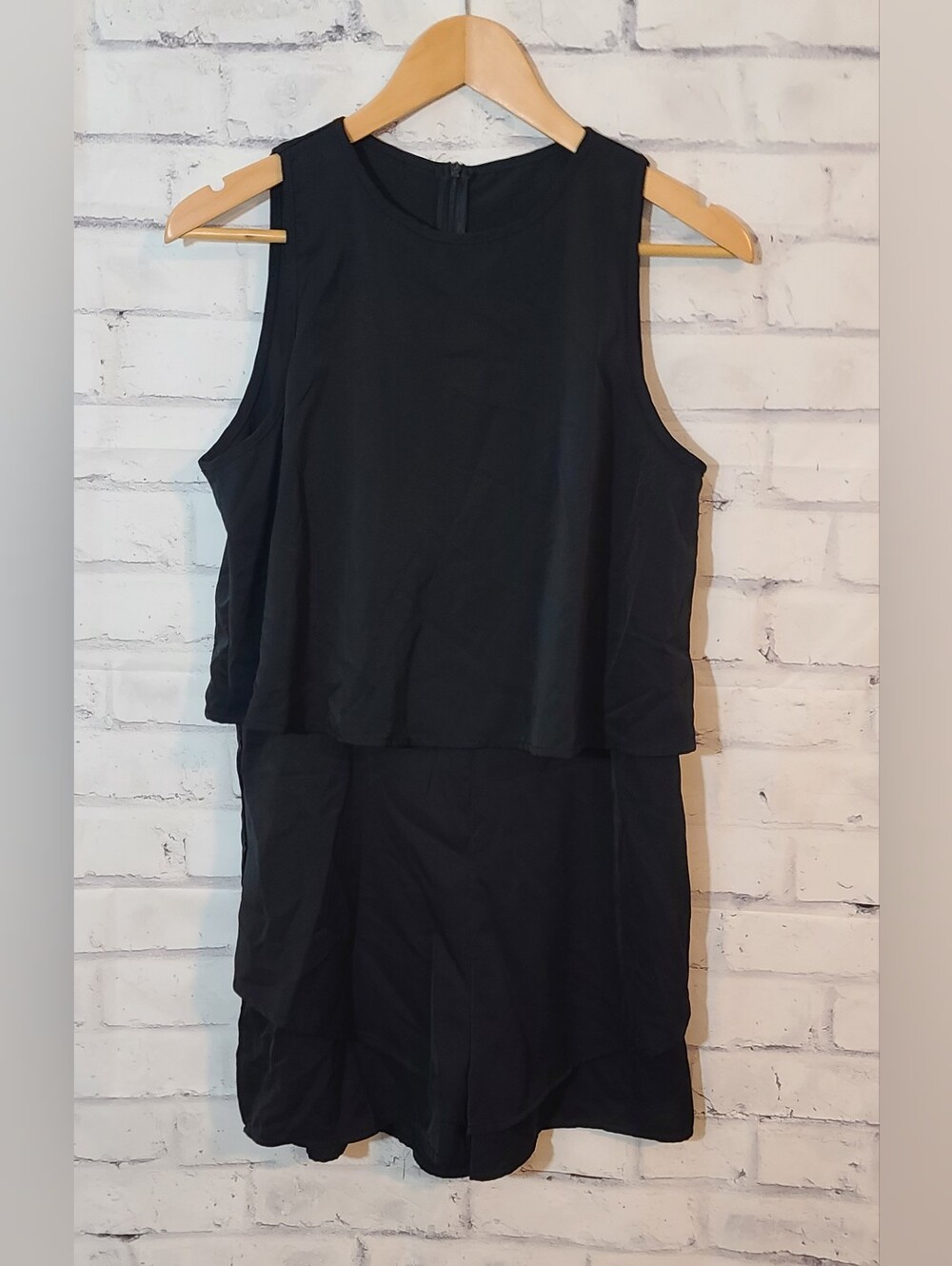 Black Sleeveless Layered Romper Shorts Crew Neck Zip Size L
